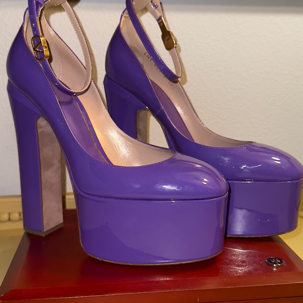 Valentino Garavani Go-155 Violet Pump - Picture 8 of 14